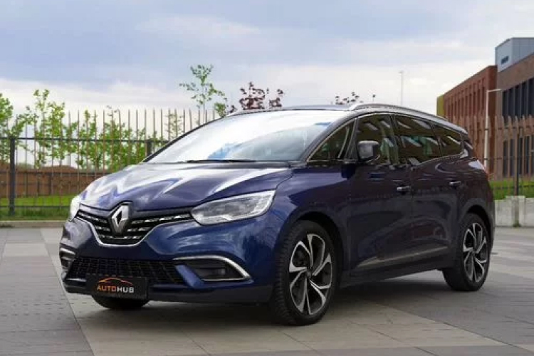 Аренда Renault Scenic прокат