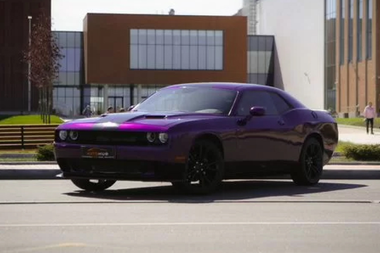 Аренда машины Dodge Challenger