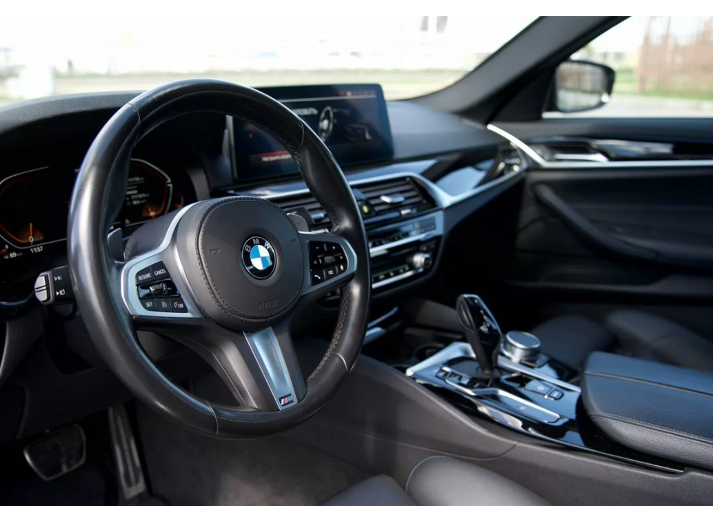 Аренда BMW 5 series G30 540 XDrive Прокат
