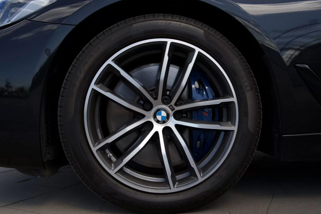 Аренда BMW 5 series G30 540 XDrive Прокат