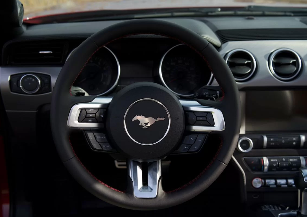 Аренда Ford Mustang 2020 прокат