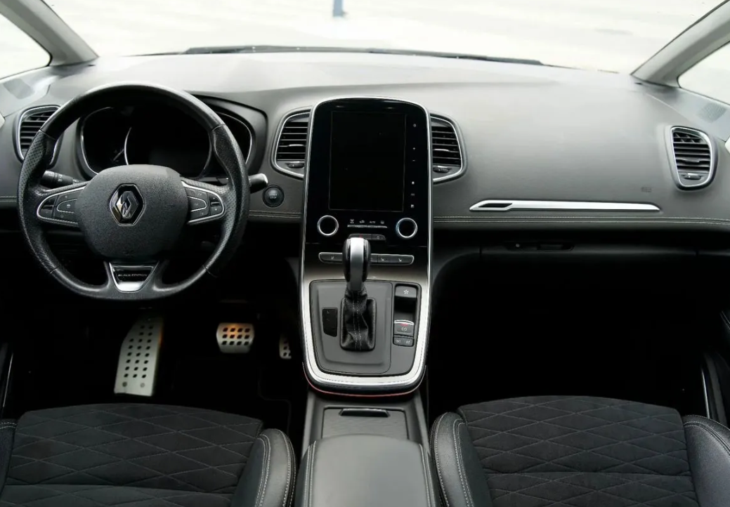 Аренда Renault Scenic прокат